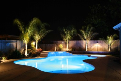 beautiful_backyard_lighting_and_colored_pool_lights.jpg 